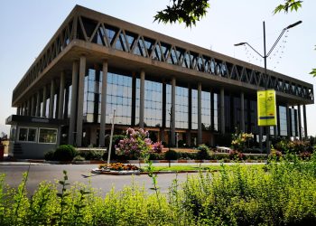 یک ساختمان در صداوسیما هدف حمله صهیونیست‌ها قرار گرفت