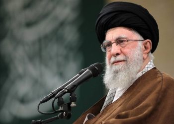 رهبر انقلاب: ورود نظامی آمریکا صدمات جبران ناپذیرخواهد داشت