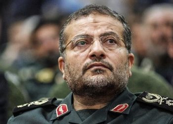 سردار سلیمانی: باید مراقب دشمن بود تا دست از پا خطا نکند