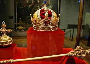 خزانه جواهرات ملی ایران تعطیل شد