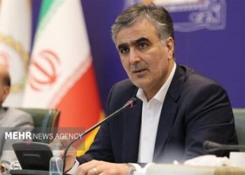 تداوم مشکلات «ارز» دارو و تجهیزات؛ فرزین به مجلس می‌رود