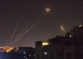 تخریب ساختمان مسکونی در شهرک زمزم تهران بعد از حمله پهپادی اسرائیل + ویدئو