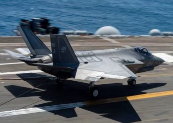 سقوط جنگنده اف ۳۵ نیروی دریایی آمریکا در کالیفرنیا