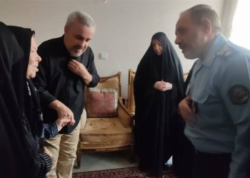 دیدار وزیر دفاع با خانواده سپهبد شهید محمد باقری