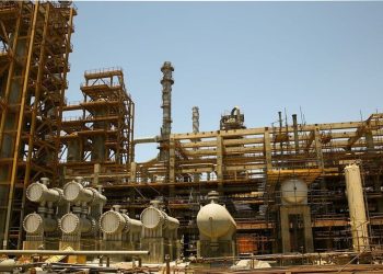 مهار آتش‌سوزی پالایشگاه آبادان/ یک نفر جان باخت/ تکذیب خرابکاری