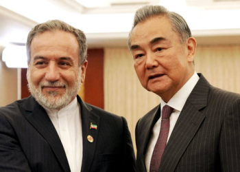 وانگ یی: از ایستادگی ایران در برابر قلدری حمایت می‌کنیم