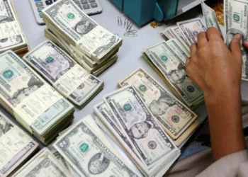 سقوط دلار آمریکا شدت گرفت