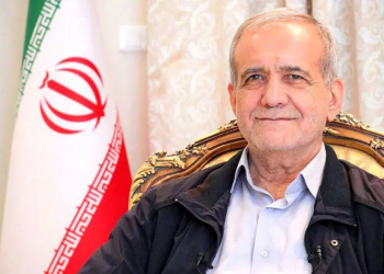 پزشکیان: خود را مدیون مردم می‌دانیم که دشمن را ناکام کردند