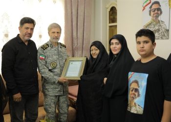 سرلشکر حاتمی: ارتش با تمام توان آماده دفاع از انقلاب و کشور است