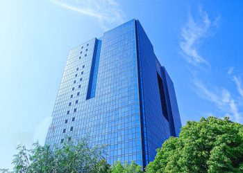 رشد اقتصادی سال ۱۴۰۳ به قیمت بازار ۳.۷ درصد و به قیمت پایه ۳.۱ درصد شد