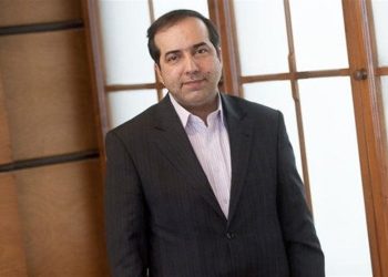 توییت حسین انتظامی درباره اتحاد مردم: نباید در بر پاشنه قبلی بچرخد