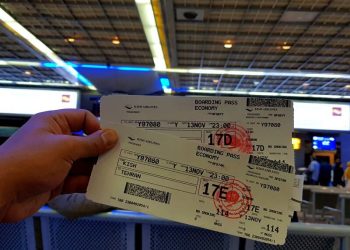 ۳۰۰ میلیارد تومان از مبالغ بلیت پرواز‌ها برگشت داده نشده است/ پاسکاری مسافران برای دریافت هزینه بلیت