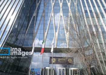 بورس برای سومین روز متوالی سبزپوش شد/ رشد ۲۶ هزار واحدی شاخص