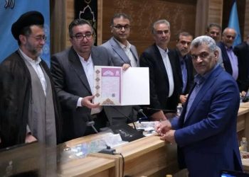 اسناد مالکیت تخت‌جمشید، باغ ارم، سد درودزن و دریاچه پریشان صادر شد