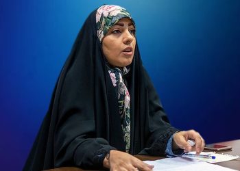 واکنش دختر سردار شادمانی به اظهارات رئیس پدافند غیرعامل: جاسوسی فراتر از واتساپ است