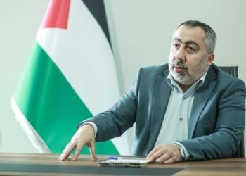 مقام ارشد حماس: برای رسیدن به آتش بس و توقف جنگ در غزه تلاش می کنیم