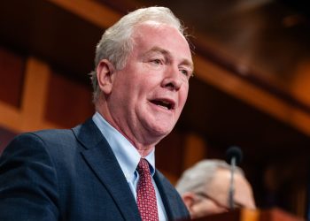 سناتور دموکرات: واشنگتن نباید در پاک‌سازی قومی فلسطینیان غزه همدست باشد