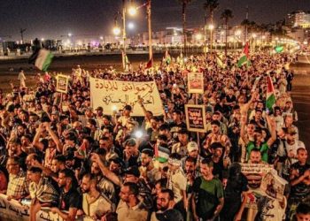 اعتراض هزاران نفر از مردم مغرب به پهلوگرفتن کشتی‌های رژیم صهیونیستی + فیلم