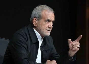 رئیس‌جمهور، رئیس شورای دفاع می‌شود